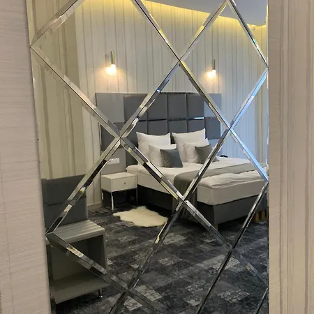 Piramida Aparthotel *