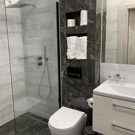 Hotel apartamentowy Piramida Boleslawiec (Lower Silesia)