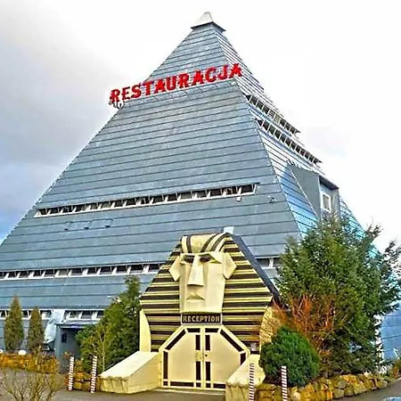 Piramida Апарт-отель Болеславец