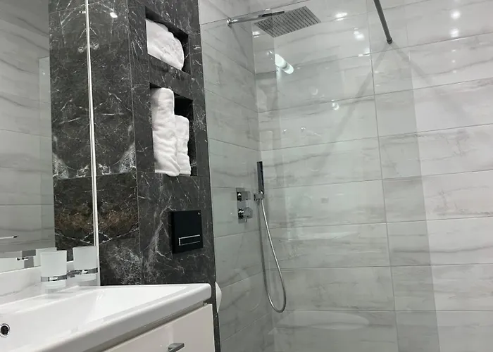 Piramida Aparthotel 4*