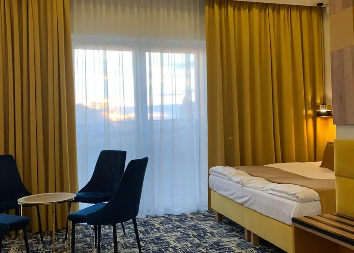 Piramida Apart Otel Boleslawiec (Lower Silesia)